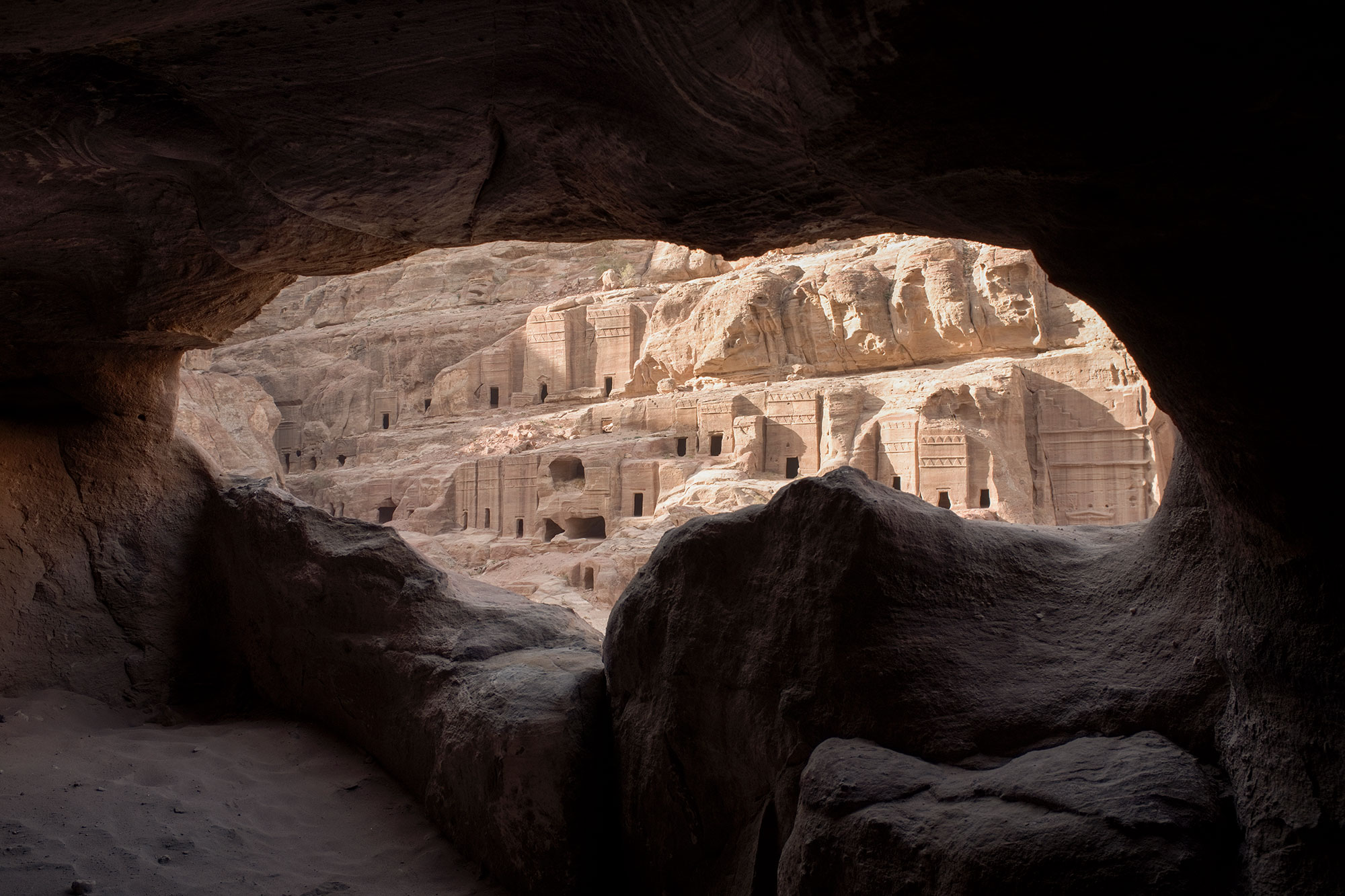 Jordan photo tours, Petra facades and caves